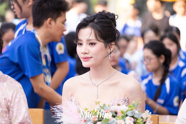 Trường THPT Nguyễn Hữu Huân lần đầu tổ chức sân chơi tìm kiếm hoa khôi, nam vương- Ảnh 12.