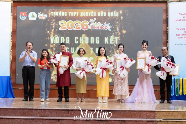 Trường THPT Nguyễn Hữu Huân lần đầu tổ chức sân chơi tìm kiếm hoa khôi, nam vương- Ảnh 13.