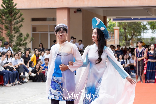 Trường THPT Nguyễn Hữu Huân lần đầu tổ chức sân chơi tìm kiếm hoa khôi, nam vương- Ảnh 15.