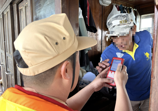 Vietnam fines boat captain for alcohol violation while carrying S.Korean tourists in Nha Trang Bay
- Ảnh 3.