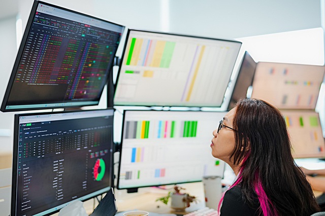 Trillion-dollar funds eye Vietnam’s market after FTSE upgrade: securities regulator - Ảnh 3. Trillion-dollar funds eye Vietnam’s market after FTSE upgrade: securities regulator - Ảnh 3.