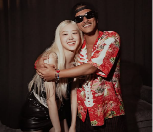 Bruno Mars nhá hàng album mới; Yuna (ITZY) ra mắt solo - Ảnh 1.