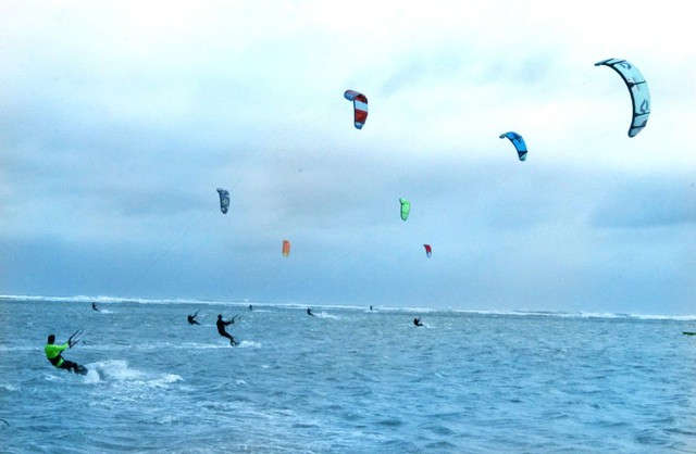 200 athletes to compete at international championship in Vietnam’s ‘kiteboarding paradise’ next week- Ảnh 1. 200 athletes to compete at international championship in Vietnam’s ‘kiteboarding paradise’ next week- Ảnh 1.