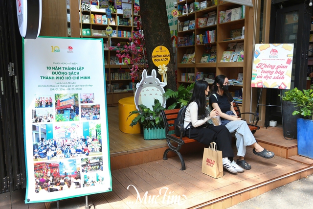Nhiều không gian đọc sách thú vị tại Đường sách TP.HCM nhân dịp kỷ niệm 10 năm - Ảnh 2.