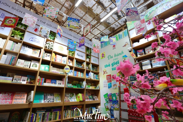 Nhiều không gian đọc sách thú vị tại Đường sách TP.HCM nhân dịp kỷ niệm 10 năm - Ảnh 3.