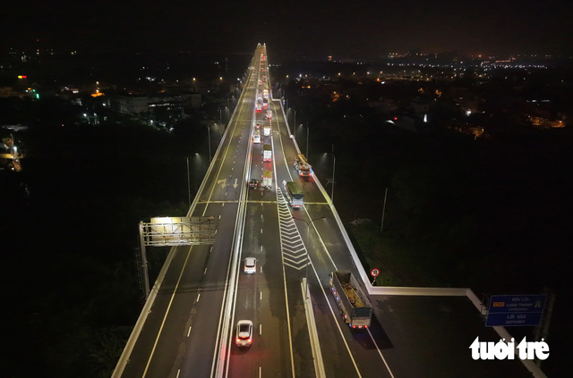 Ben Luc - Long Thanh Expressway fully opens after 12 years, shortening travel across southern Vietnam - Ảnh 14.