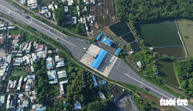 Ben Luc - Long Thanh Expressway fully opens after 12 years, shortening travel across southern Vietnam - Ảnh 20.