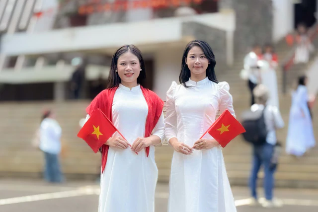 Vietnam announces 2027 Lunar New Year, National Day holiday schedules- Ảnh 1.