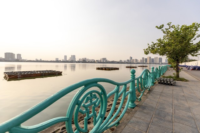 Water fireworks ready to light up Hanoi’s West Lake this evening- Ảnh 1.