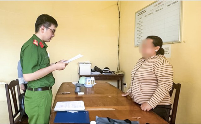 Southern Vietnamese police warn of human trafficking disguised as foreign marriage brokerage - Ảnh 1.