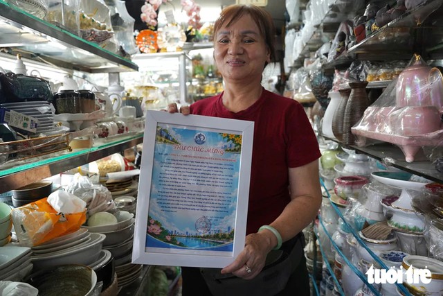 A hidden gem for pottery lovers: Inside Ho Chi Minh City's ceramics street - Ảnh 2.