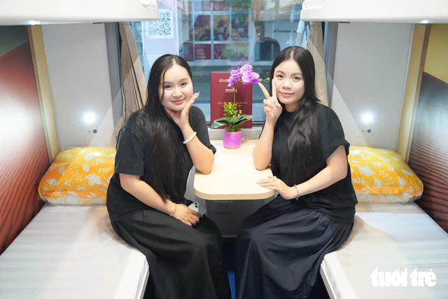 Upgraded trains launched on Ho Chi Minh City–Nha Trang route - Ảnh 9.