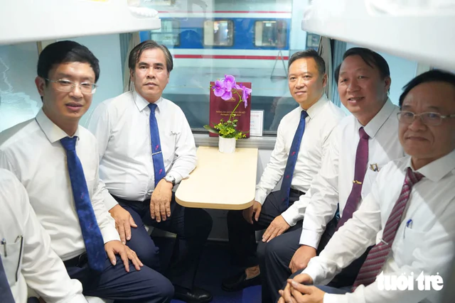 Upgraded trains launched on Ho Chi Minh City–Nha Trang route - Ảnh 8.