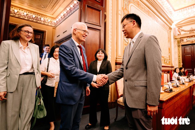 Ho Chi Minh City, Hamburg seek closer ties to attract German investment - Ảnh 3.