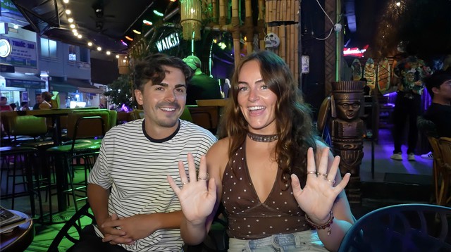 Int'l tourists praise Ho Chi Minh City's lively, affordable Bui Vien nightlife- Ảnh 2.