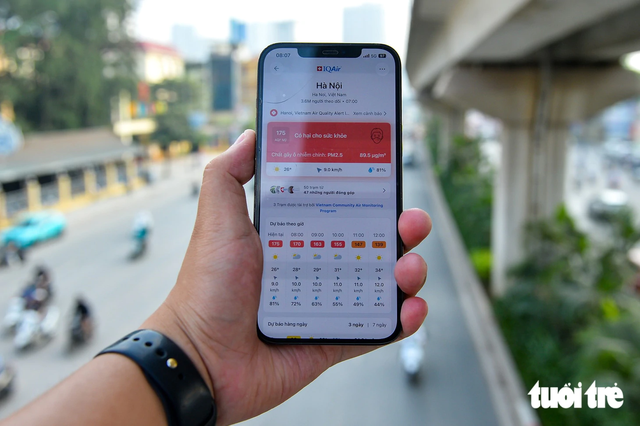 Hanoi air pollution reaches unhealthy level  - Ảnh 1.