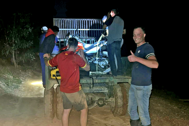 Lost in the wilderness, foreign tourists discover Vietnam’s sense of safety - Ảnh 3.