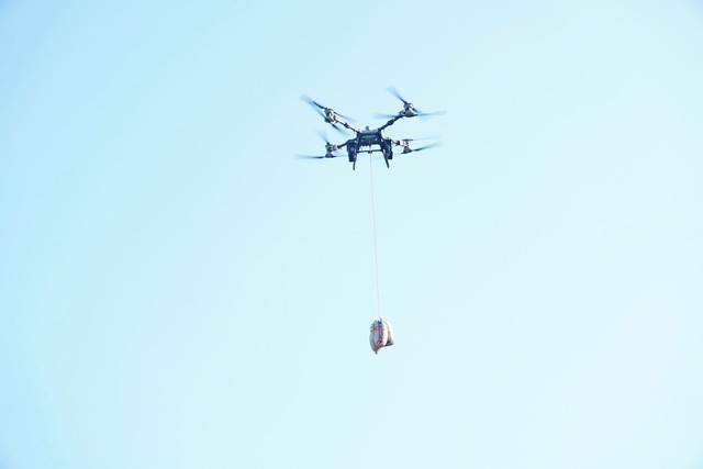 Da Nang tests heavy-lifting drone carrying up to 120kg of cargo- Ảnh 3.