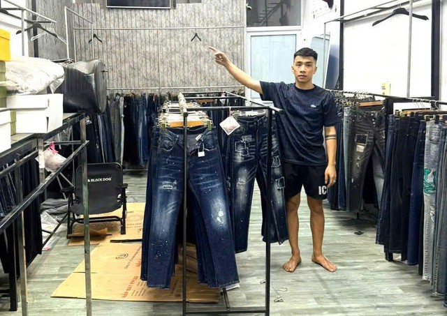 Vietnamese shop owner prosecuted for selling counterfeit Adidas, Louis Vuitton, Dior clothing- Ảnh 1.