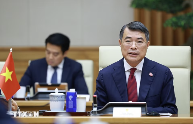 Vietnam premier calls on Switzerland to share expertise in developing int’l financial center- Ảnh 1.