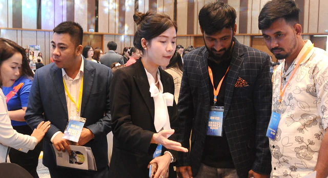 Vietnam's Da Nang seeks to get international tourists to stay longer and spend more - Ảnh 1.