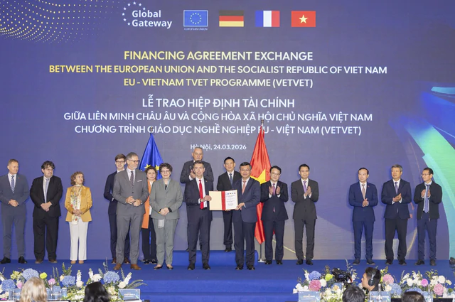 EU ambassador invokes Vietnamese proverb to highlight strength of Vietnam-EU ties- Ảnh 1.