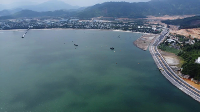 EU ambassador invokes Vietnamese proverb to highlight strength of Vietnam-EU ties- Ảnh 2.