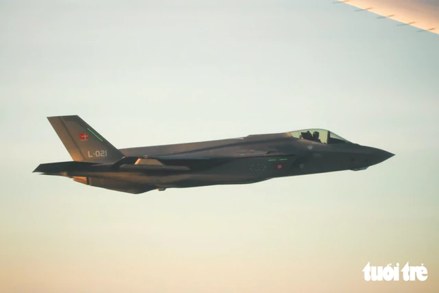 Danish fighter jets escort aircraft carrying Vietnam's top leader To Lam to Copenhagen - Ảnh 5.