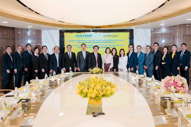 Nam A Bank partners with JPMorgan Chase: Enhancing international payment capabilities, import-export trade financing - Ảnh 1.