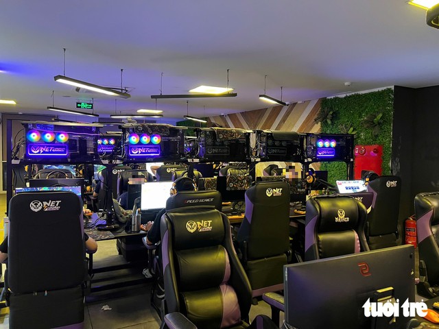 Some Hanoi gaming cafes defy 10:00 pm closing rule- Ảnh 6.