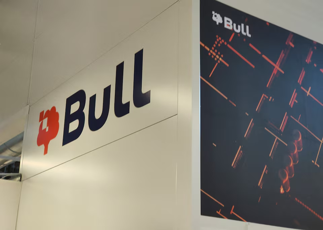 French supercomputer maker Bull doubles output to boost Europe's AI ambitions- Ảnh 2.