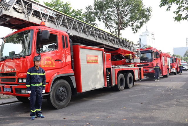 Robot joins firefighting drill in Vietnam's Can Tho- Ảnh 2.