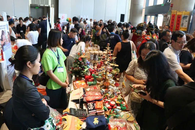 Consular Club to raise funds for vulnerable communities at charity bazaar in Ho Chi Minh City - Ảnh 1.
