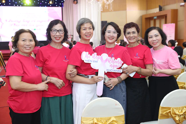 Vietnam targets breast cancer screening for 50 percent of women aged 40-70 by 2030 - Ảnh 2.