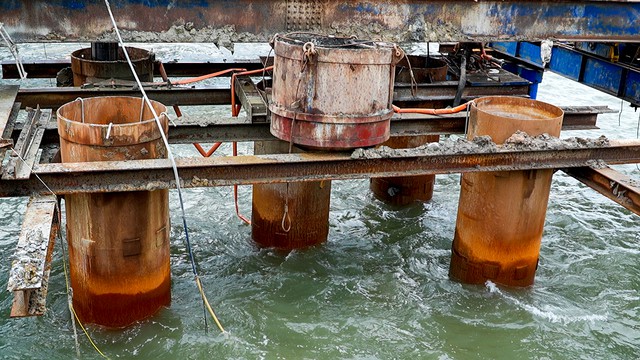 Vietnam’s longest sea-crossing bridge features piles more than 100 meters deep- Ảnh 5.