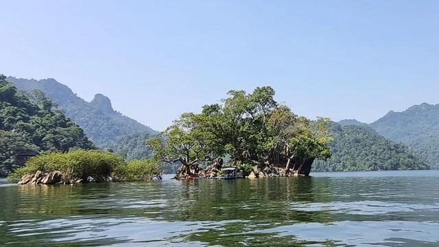 Vietnam for first-timers, beach lovers and nightlife seekers: Where to go? - Ảnh 9.