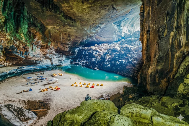 Vietnam for first-timers, beach lovers and nightlife seekers: Where to go? - Ảnh 1.