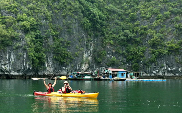 Vietnam for first-timers, beach lovers and nightlife seekers: Where to go? - Ảnh 3.