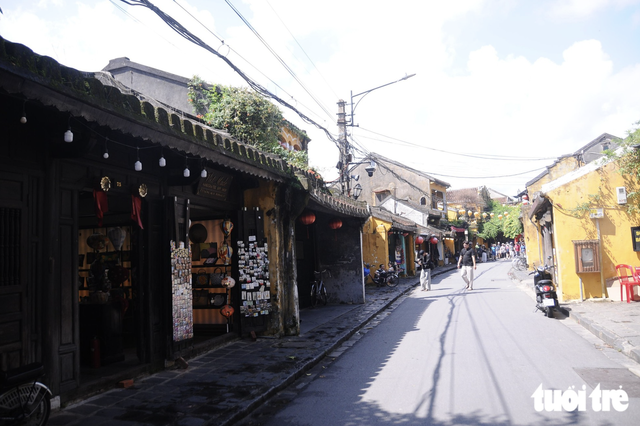 Why is Hoi An ancient town unusually quiet? - Ảnh 2.