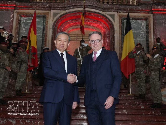 Belgian Prime Minister hosts welcome ceremony for Vietnam’s top leader- Ảnh 1.