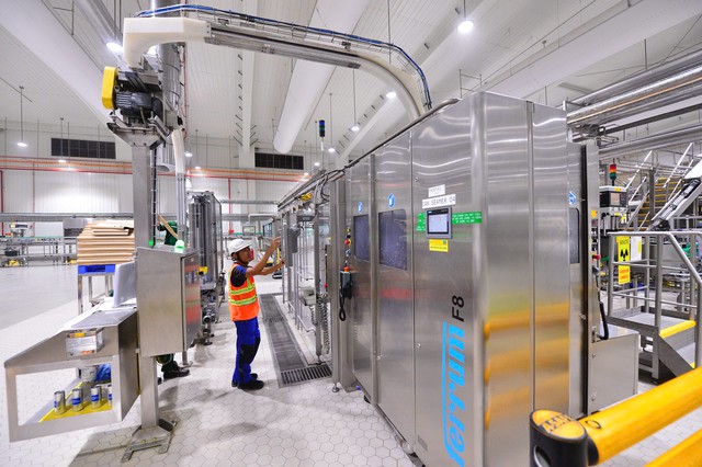 World-leading brewer Carlsberg plans additional $65mn investment in central Vietnam- Ảnh 1.