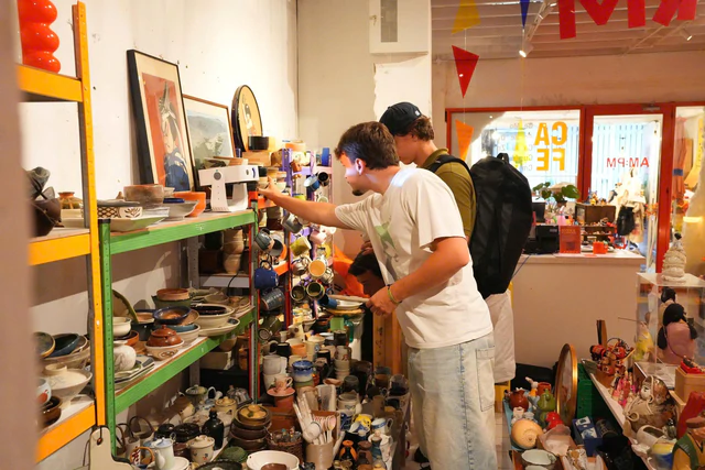 Cafes in narrow alleys of Ho Chi Minh City: A hidden charm for international visitors- Ảnh 1.