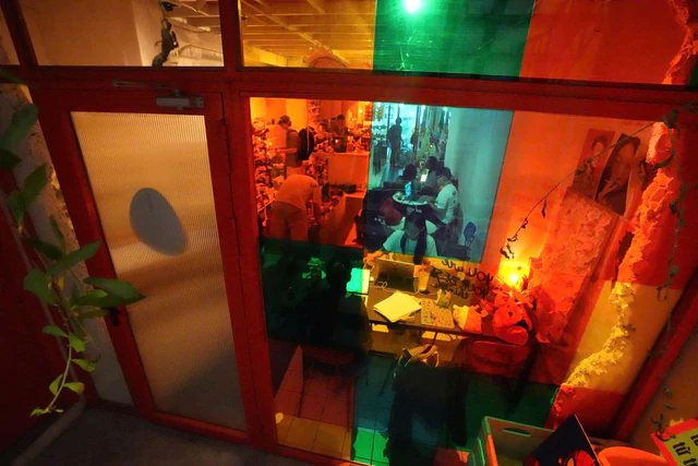 Cafes in narrow alleys of Ho Chi Minh City: A hidden charm for international visitors- Ảnh 2.