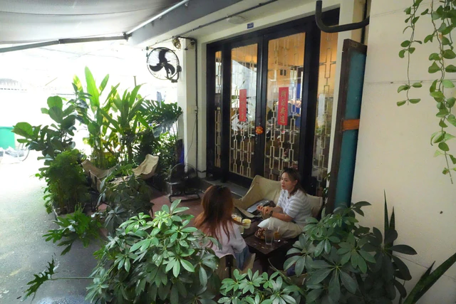 Cafes in narrow alleys of Ho Chi Minh City: A hidden charm for international visitors- Ảnh 5.