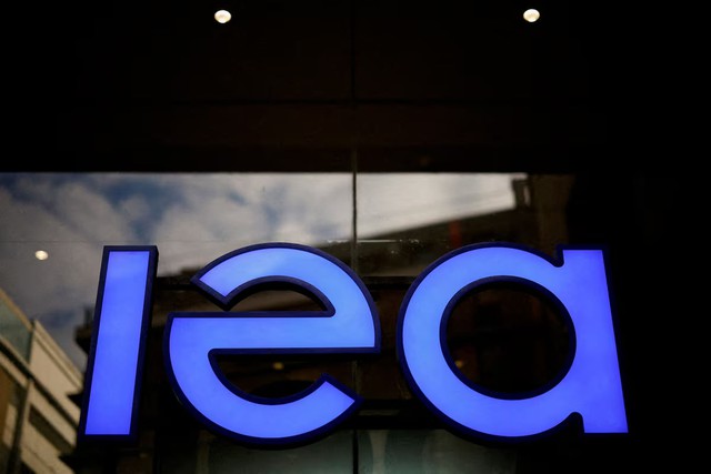 IEA flags concentration of clean energy supply chains as emerging challenge- Ảnh 1.