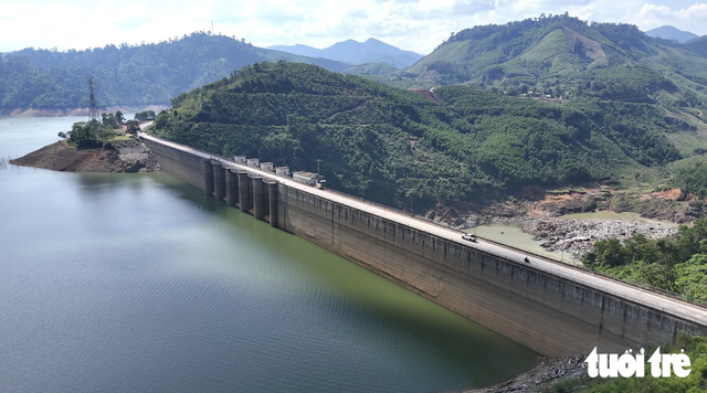 Hydropower reservoirs run dangerously low amid rainy season in Da Nang - Ảnh 2.