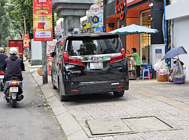 Vietnam Morning Monitor: Vietnam sees 11.3% rise in int'l air passengers, 62 killed in Ho Chi Minh City traffic accidents linked to illegal parking - Ảnh 1.