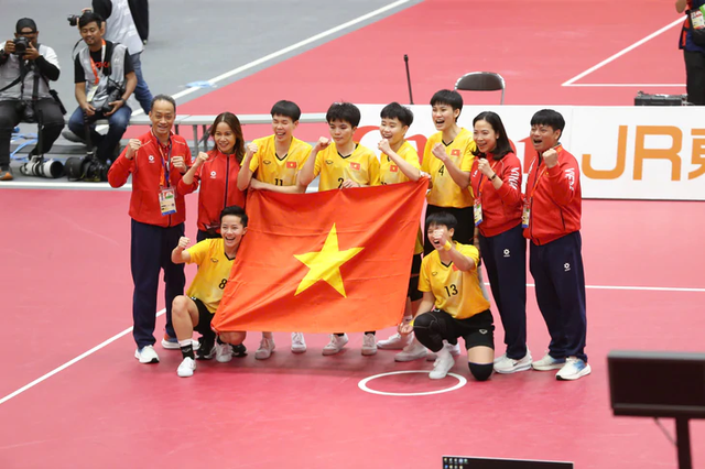 Vietnam wins Asian Games sepak takraw gold medal after thrilling victory over Thailand- Ảnh 2.