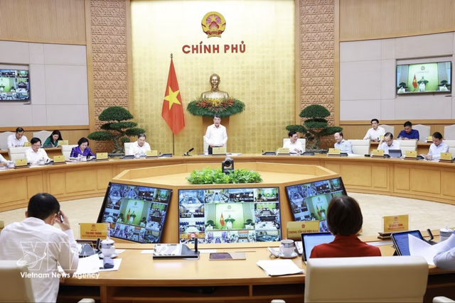 PM urges high determination, clear roadmaps to achieve 2026 targets - Ảnh 2.