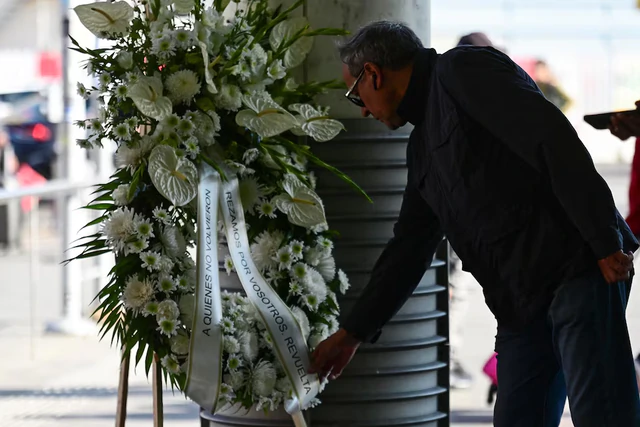 Spanish train crash death toll rises to 69 in grim search for victims- Ảnh 4.